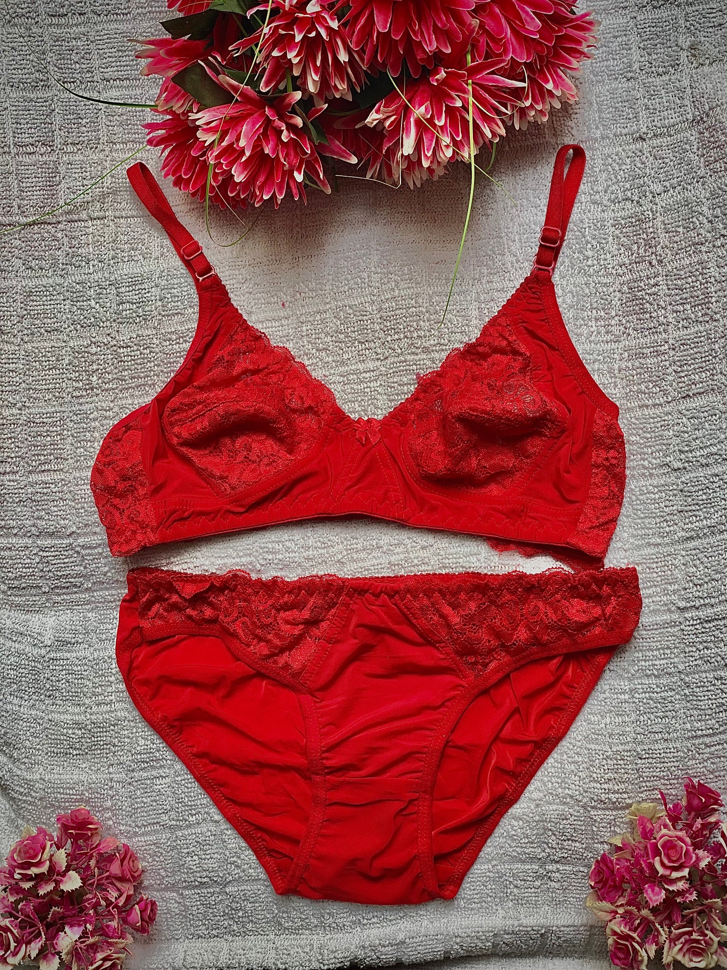 Elezyo Comfort lace Bra & Panty Set (Red, Beige & Rani Pink)